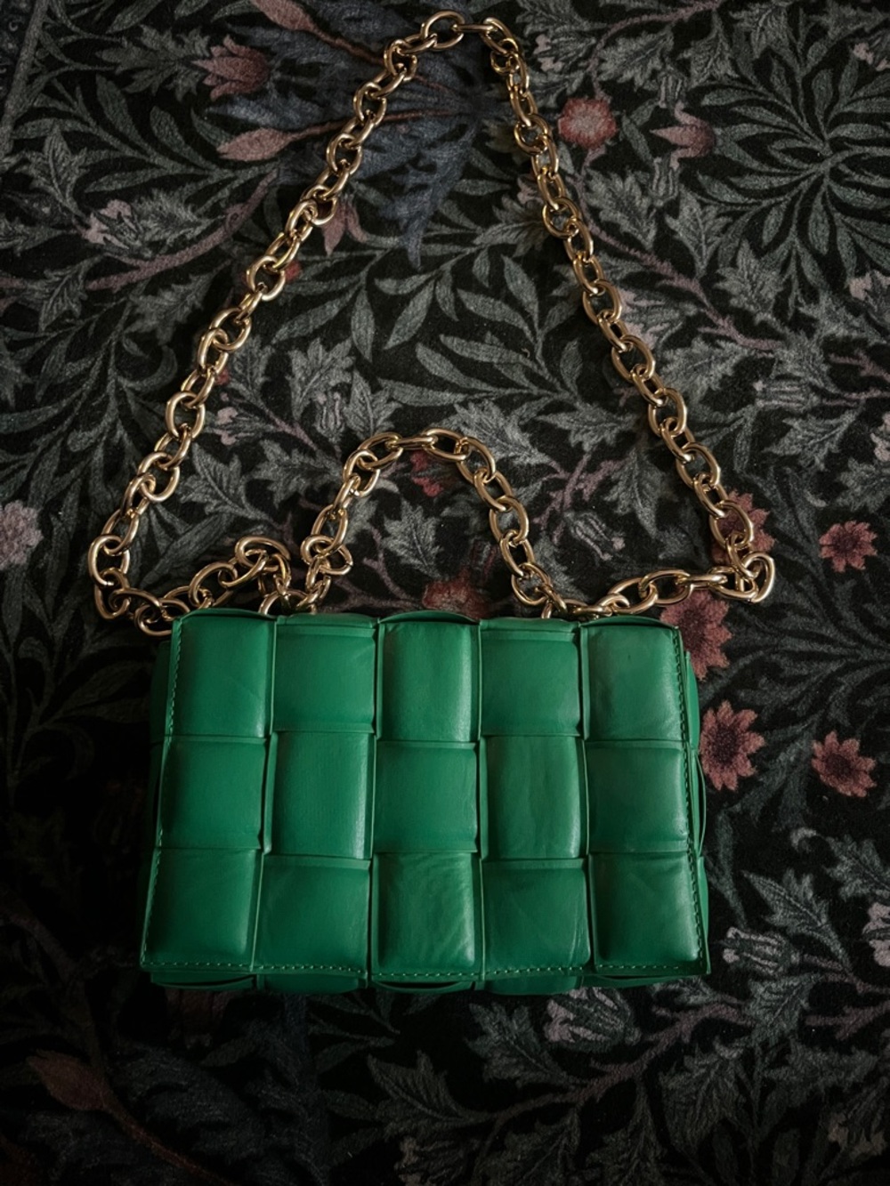 Green Woven  Shoulder Bag with Gold Chain